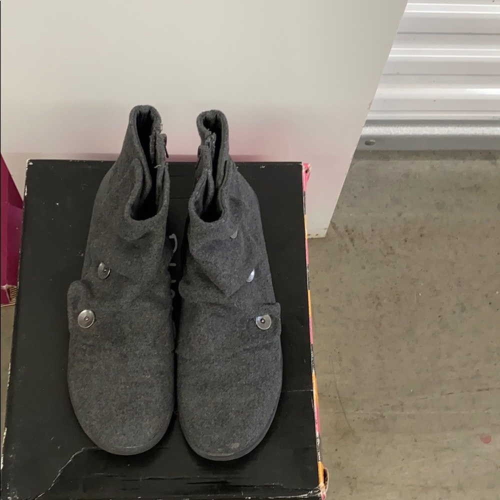 Gray ankle booths comfy slightly worn